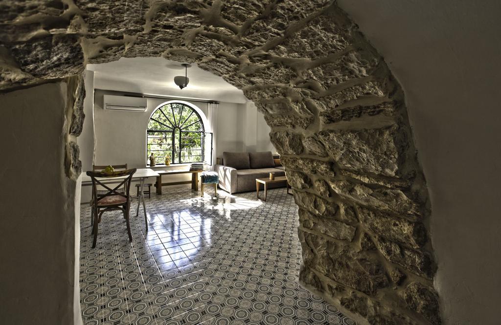 The Nest - A Romantic Vacation Home In Ein Kerem - Yerusalem Ruang foto